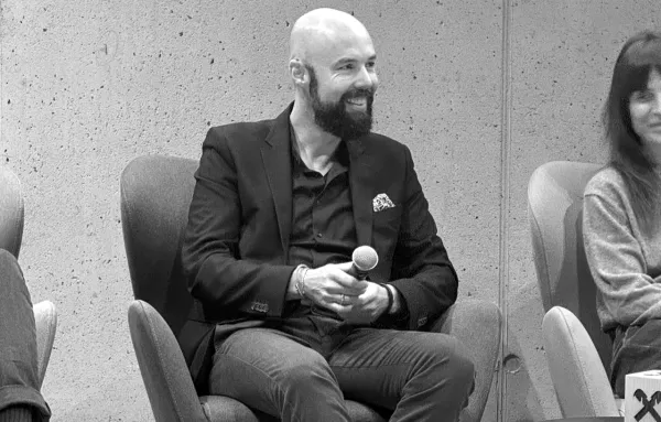 Hannes Klausner als Speaker beim Jungunternehmer:innen-Forum in Innsbruck